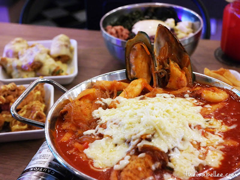K Fry Tteokbokki with Cheese & Seafood